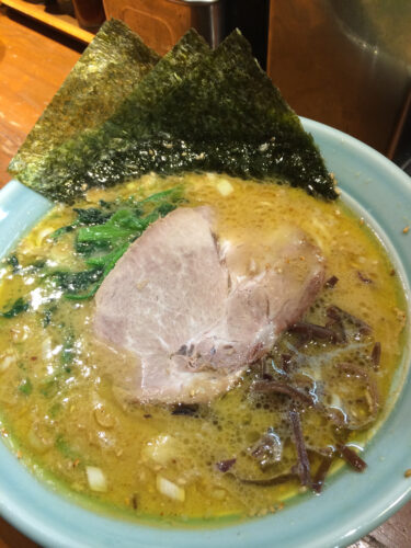 初・横浜家系ラーメン。