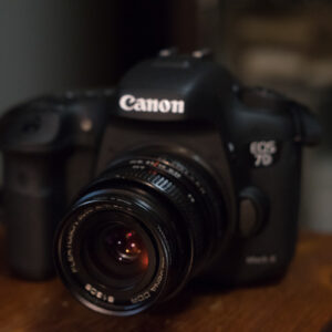 EOS 7D MkII＋Carl Zeiss JENA Flektogon  2.4/35で怪しいカメラマン。
