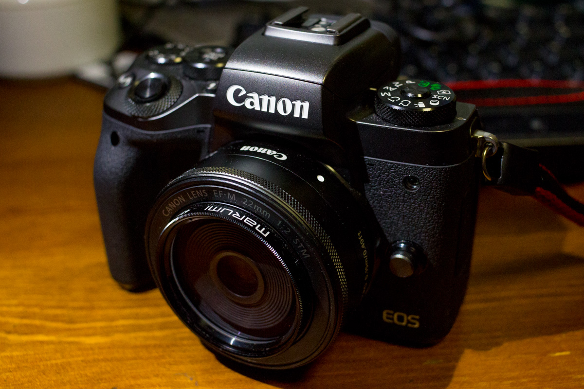 美品】Canon EOS Kiss M2・EF-M22mm F2 STM防湿庫にて保管しておりまし ...