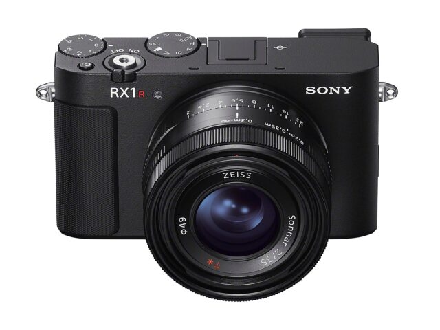 フルサイズコンパクトデジカメ・ソニーRX1R III突如発表。